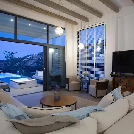 Eliandreia Luxury Villa