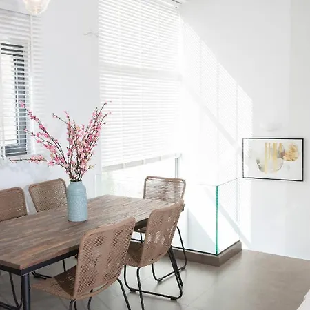 Eliandreia Luxury Villa